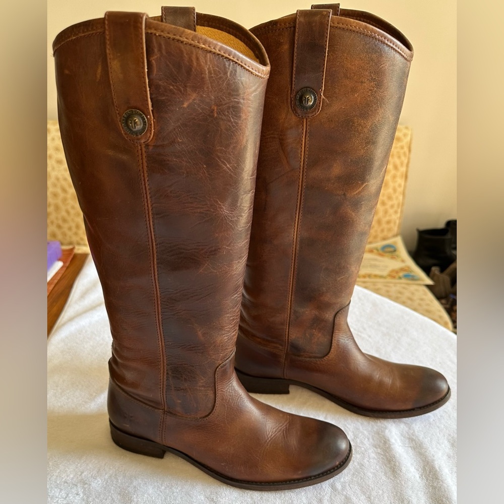 Classic Frye Melissa Button Boots in Cognac 8-1/2 M; pre-owned, good condition - Picture 7 of 9